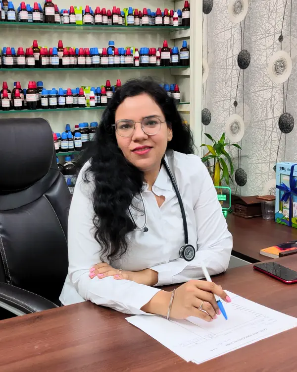 Portrait of Dr. Jasmeen Kaur, experienced Homoeopathic Physician and Paediatrician